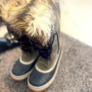 Beautiful Sorrel fur boots! Only worn once in great condition!